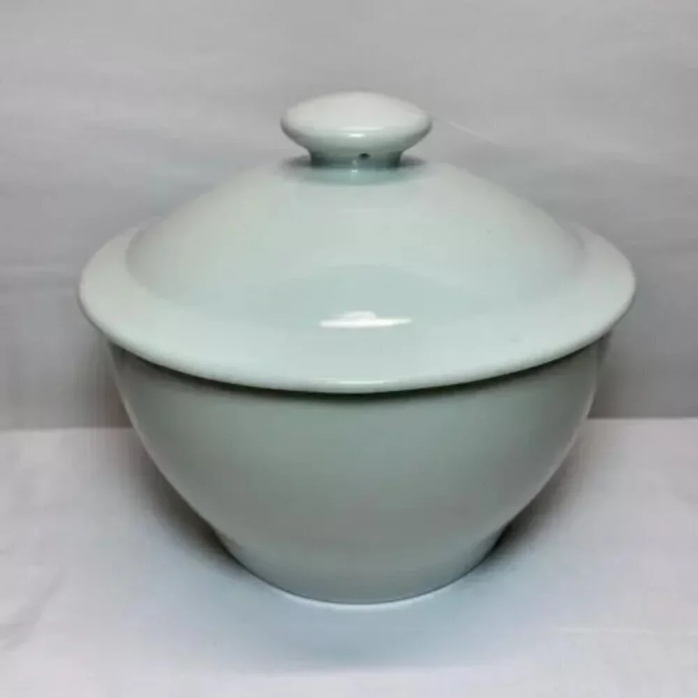 Stoneware Mixing Bowl 9”‎ Casserole Dish Handle Lid Heirloom White New
